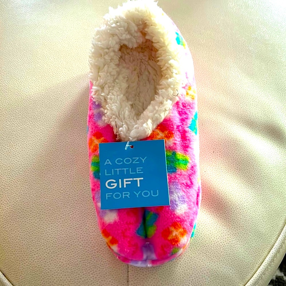 Snoozies- Cozy Foot Coverings/Slippers Socks XL Sizes 11/12 Gift Graphic Sherpa